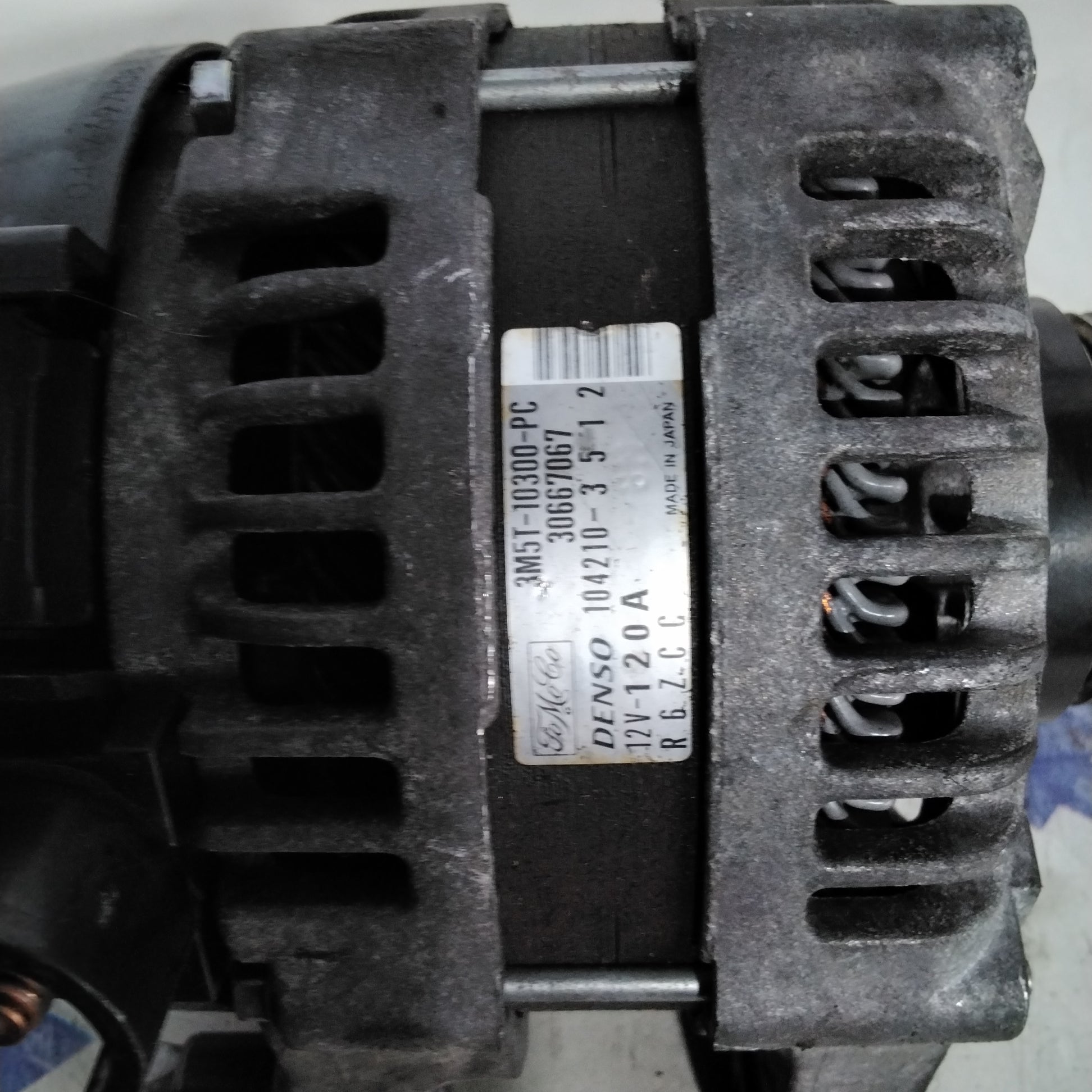 alternator Ford Focus 1.6 diesel year 2006 part number 30667067