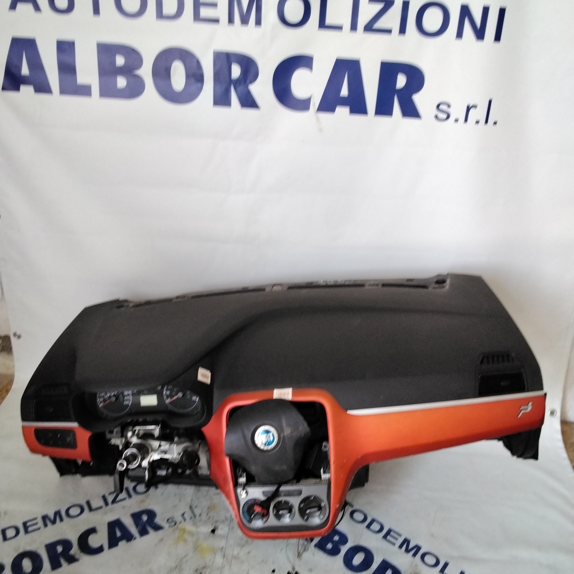 dashboard complete with airbags, control unit, and seatbelts Fiat Grande Punto year 2006 control unit code: 51754872(sf19p1)