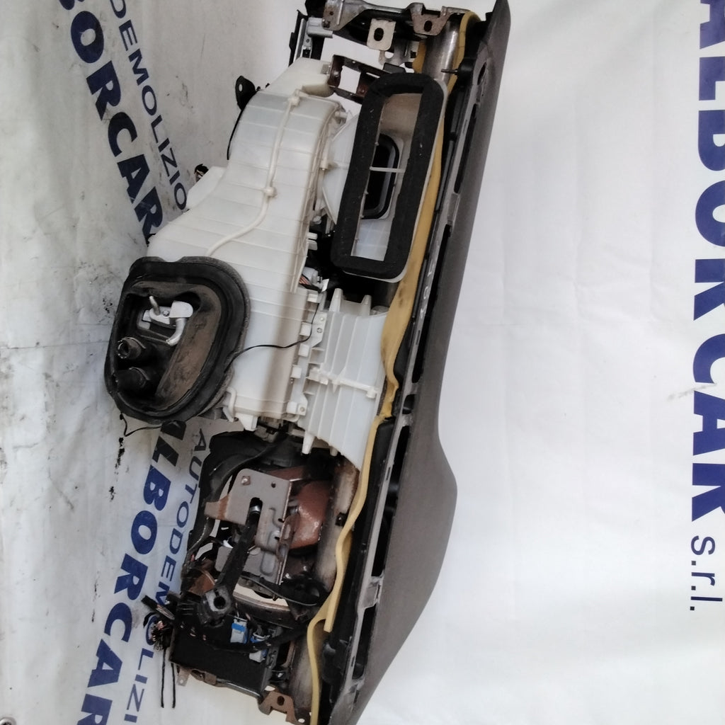 dashboard complete with airbags, control unit, and seatbelts Fiat Grande Punto year 2006 control unit code: 51754872(sf19p1)