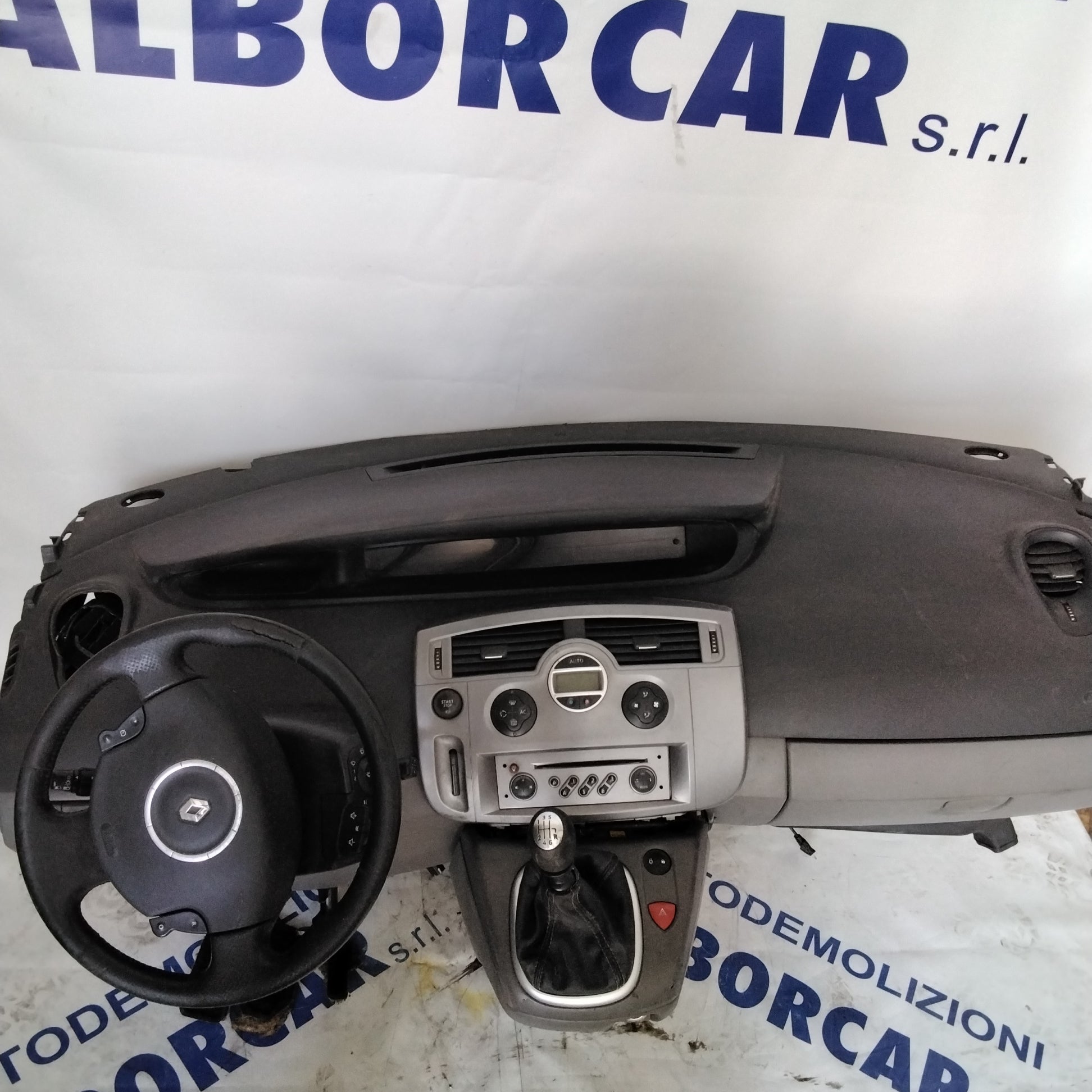 Complete dashboard Renault Scenic year 2006 (sf19p1)