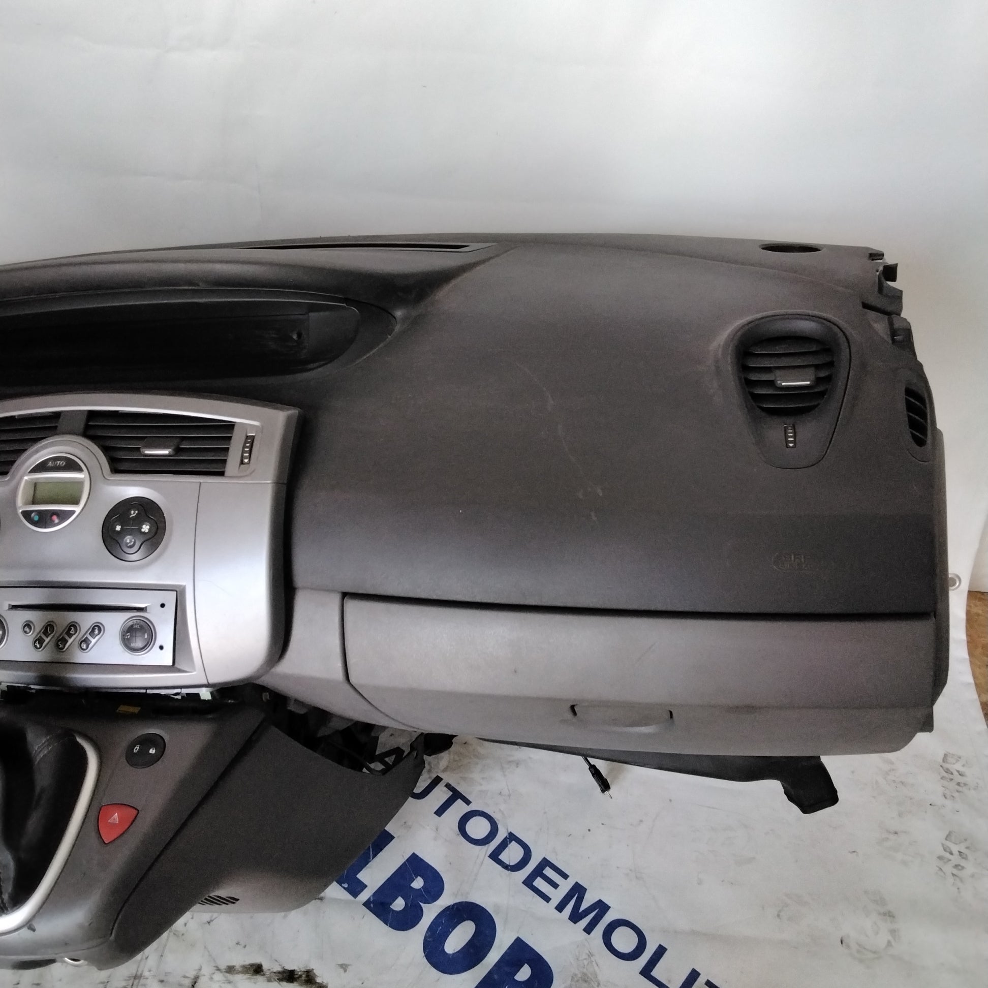 Complete dashboard Renault Scenic year 2006 (sf19p1)