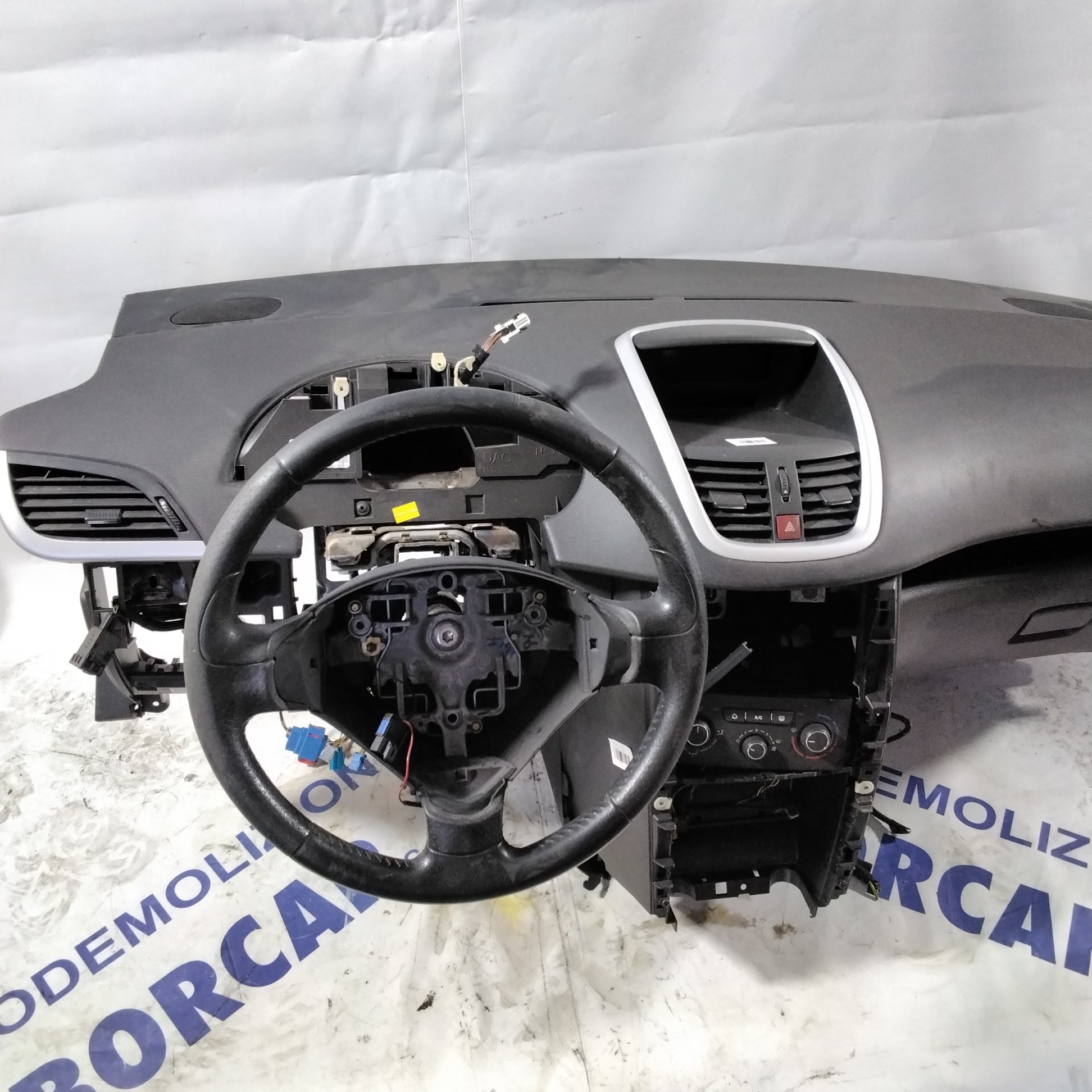 complete dashboard peugeot 207 year 2007 (sf19p2)