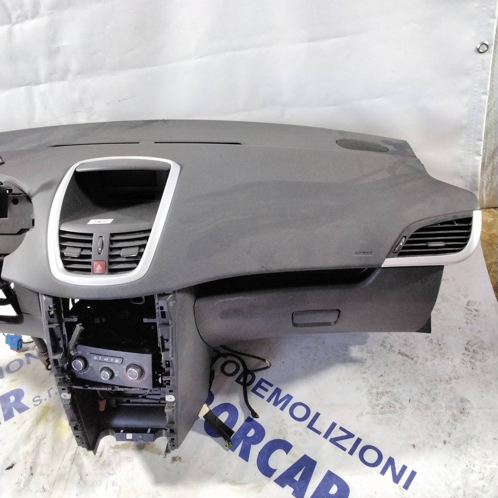 complete dashboard peugeot 207 year 2007 (sf19p2)