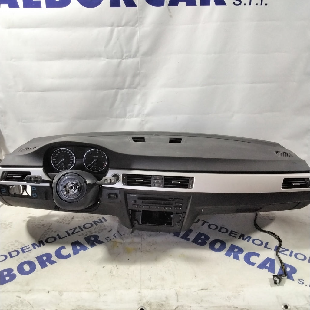 Dashboard complete with airbags, control unit, and seatbelts BMW 316 year 2010 (sf19p2)