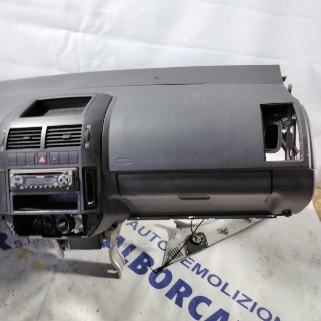 complete dashboard Volkswagen Polo year 2004 (sf19p2)