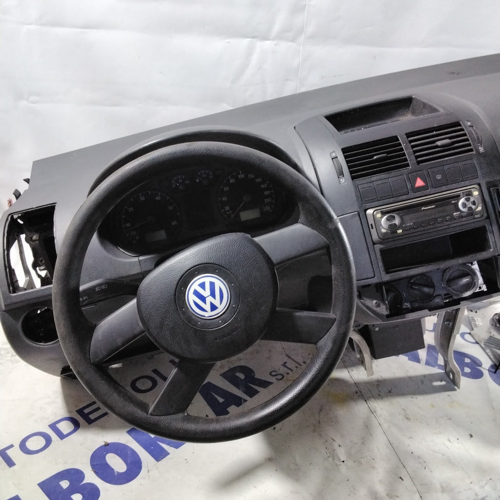 complete dashboard Volkswagen Polo year 2004 (sf19p2)