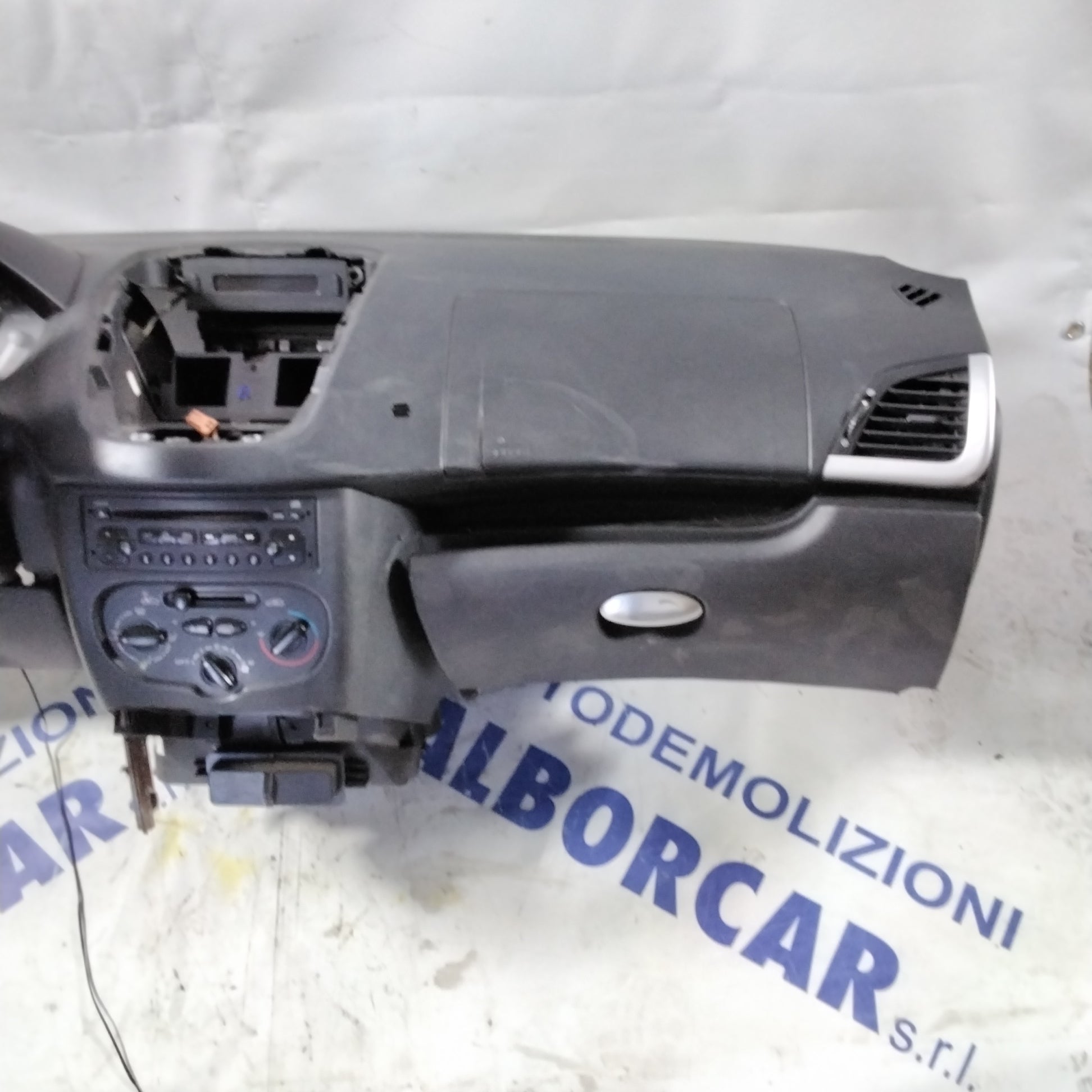 complete dashboard peugeot 206 year 2009 (sf19p3)