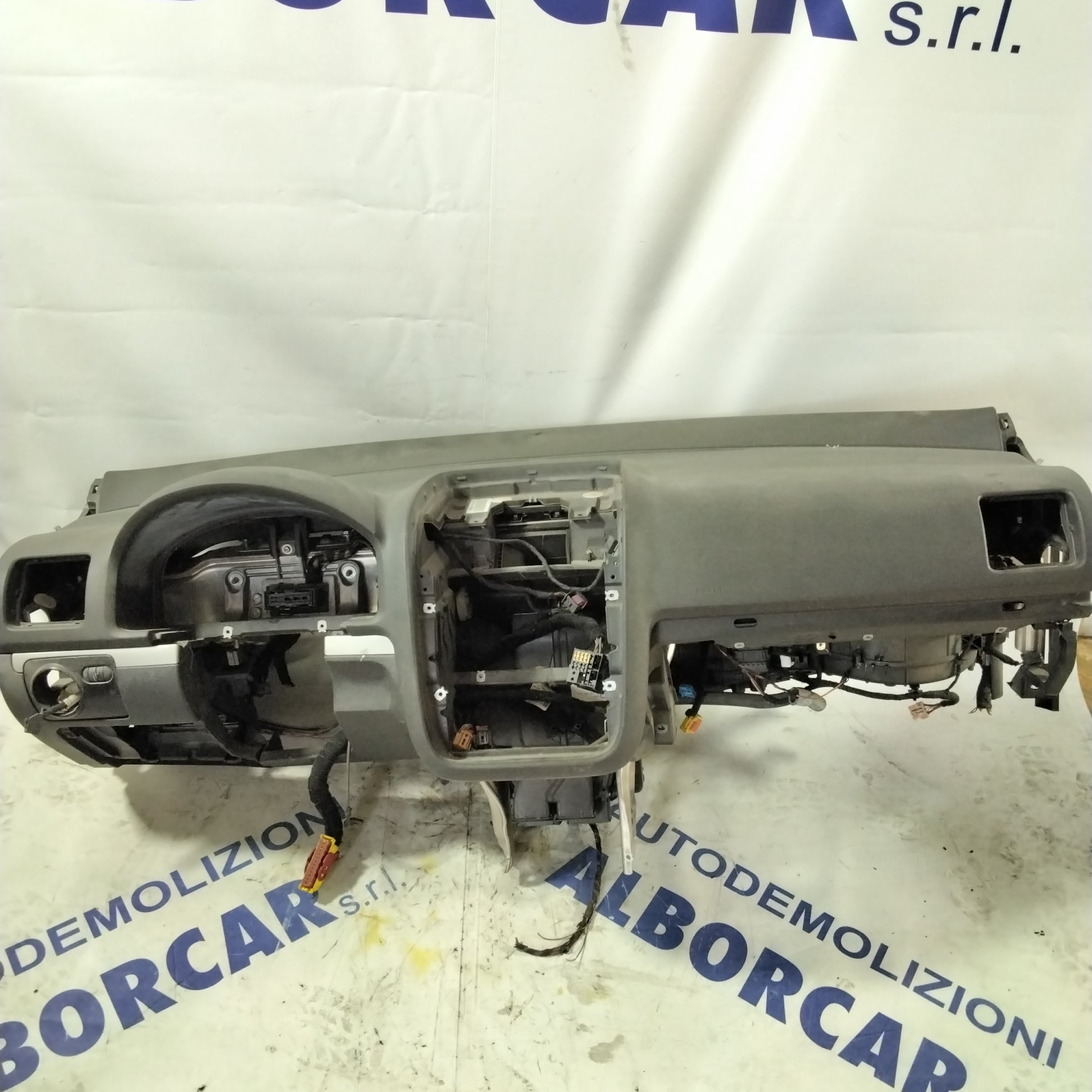 dashboard volkswagen golf 5 year 2006 (sf19p3)