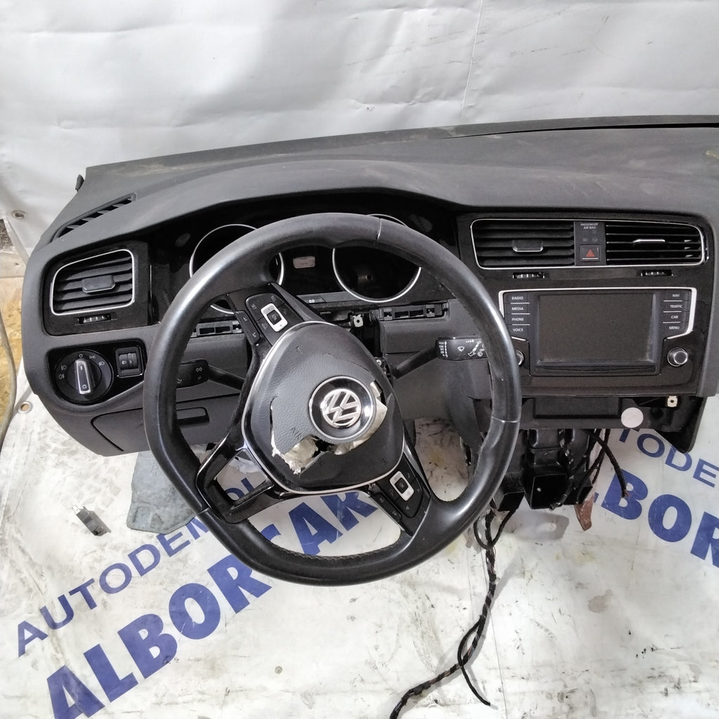 Volkswagen Golf 7 1.6 TDI dashboard with deployed airbag (sf19p3)
