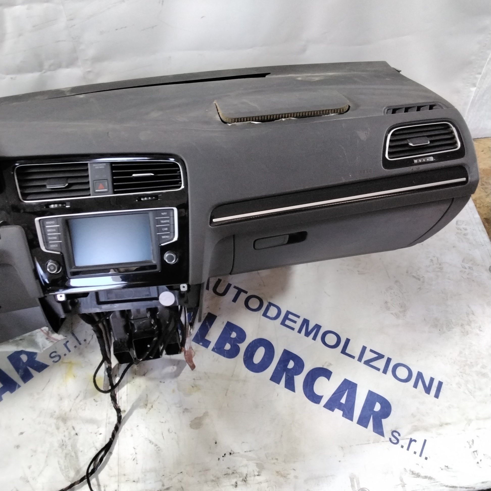 Volkswagen Golf 7 1.6 TDI dashboard with deployed airbag (sf19p3)
