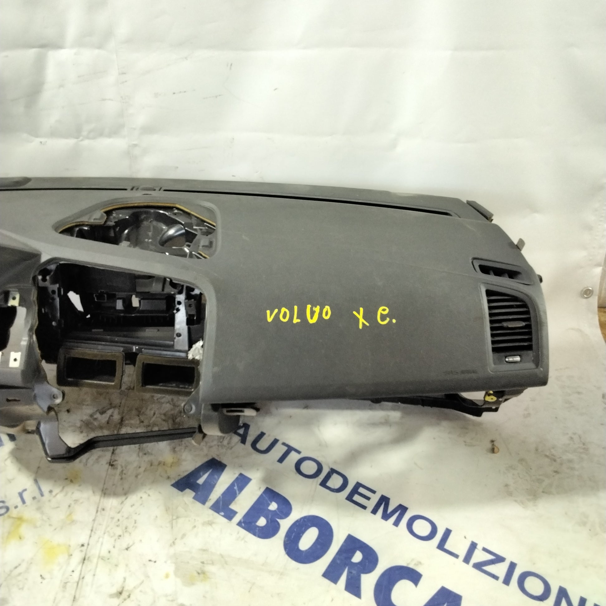 Volvo XC60 dashboard year 2004 (sf19p3)