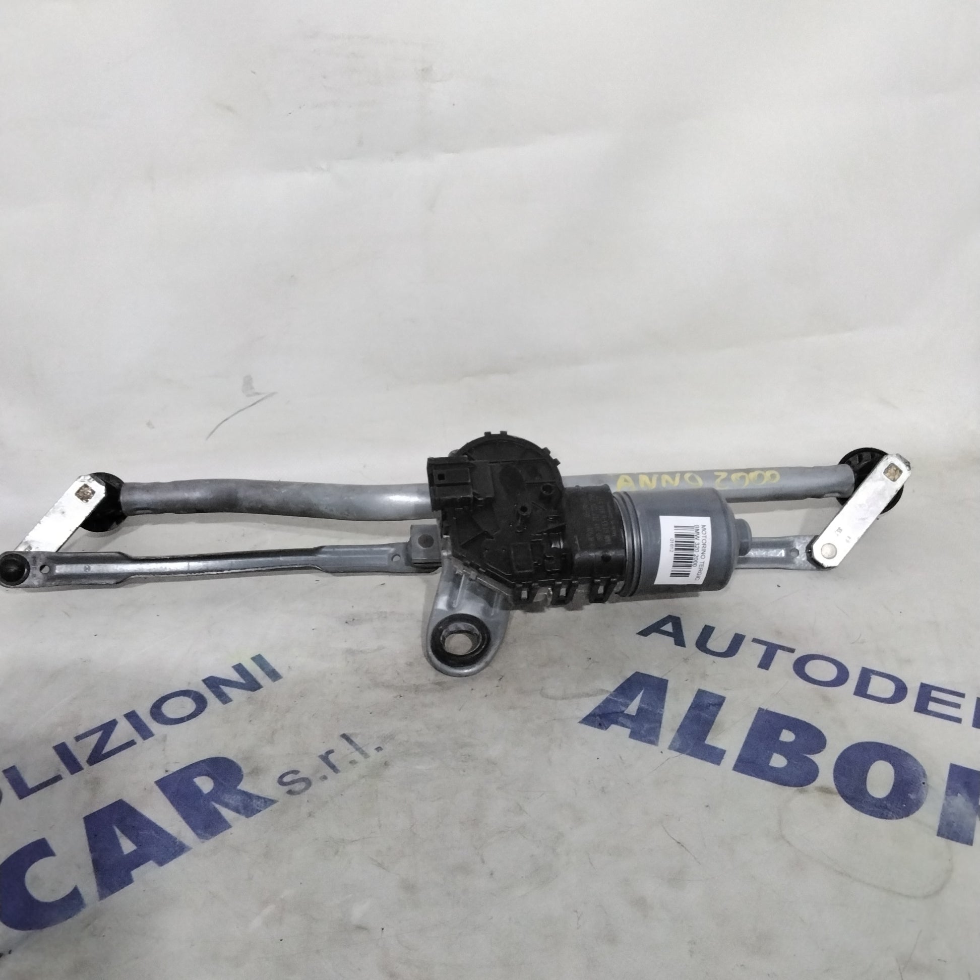 Front Wiper Motor BMW 320 year 2000 code: 67636914577(2p)