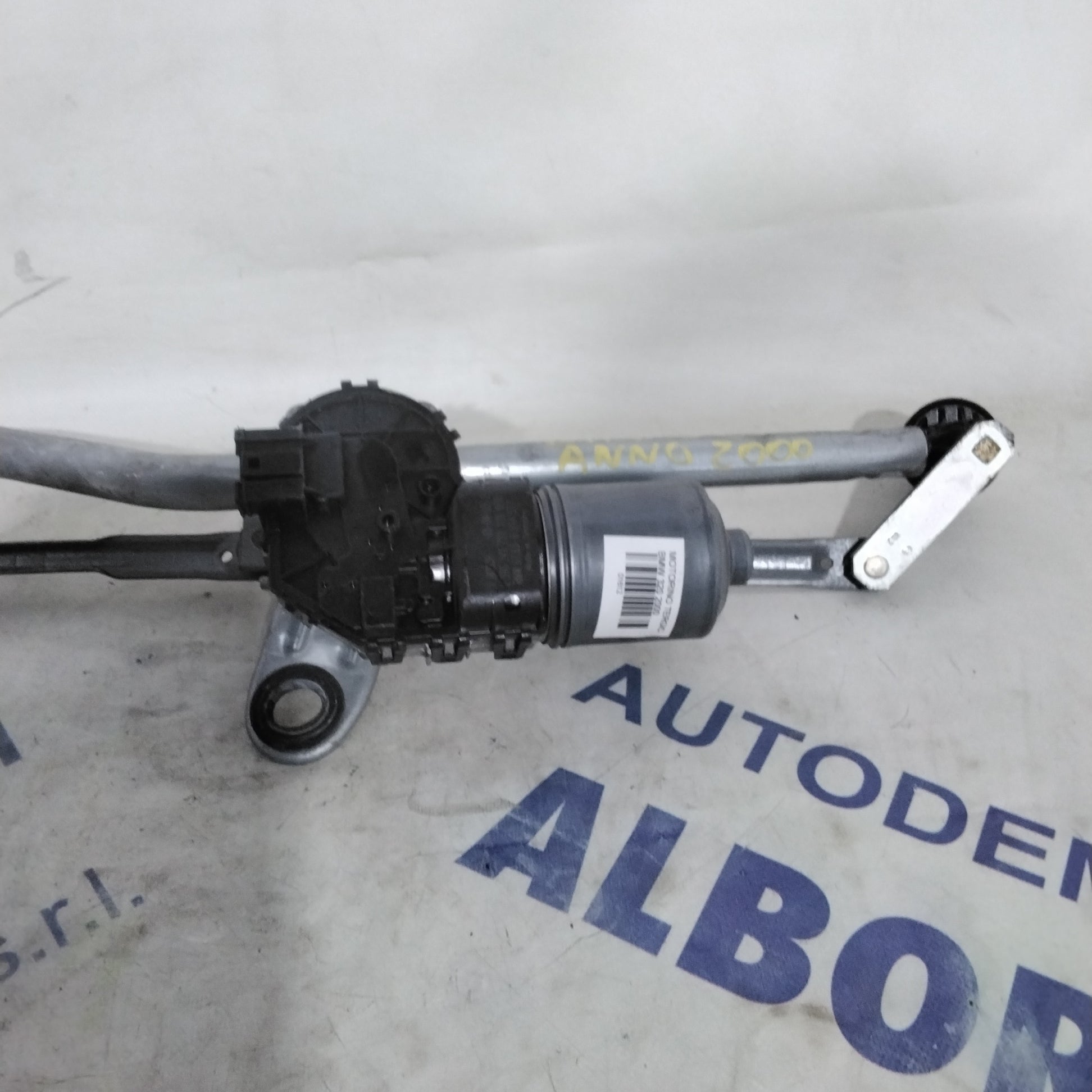 Front Wiper Motor BMW 320 year 2000 code: 67636914577(2p)