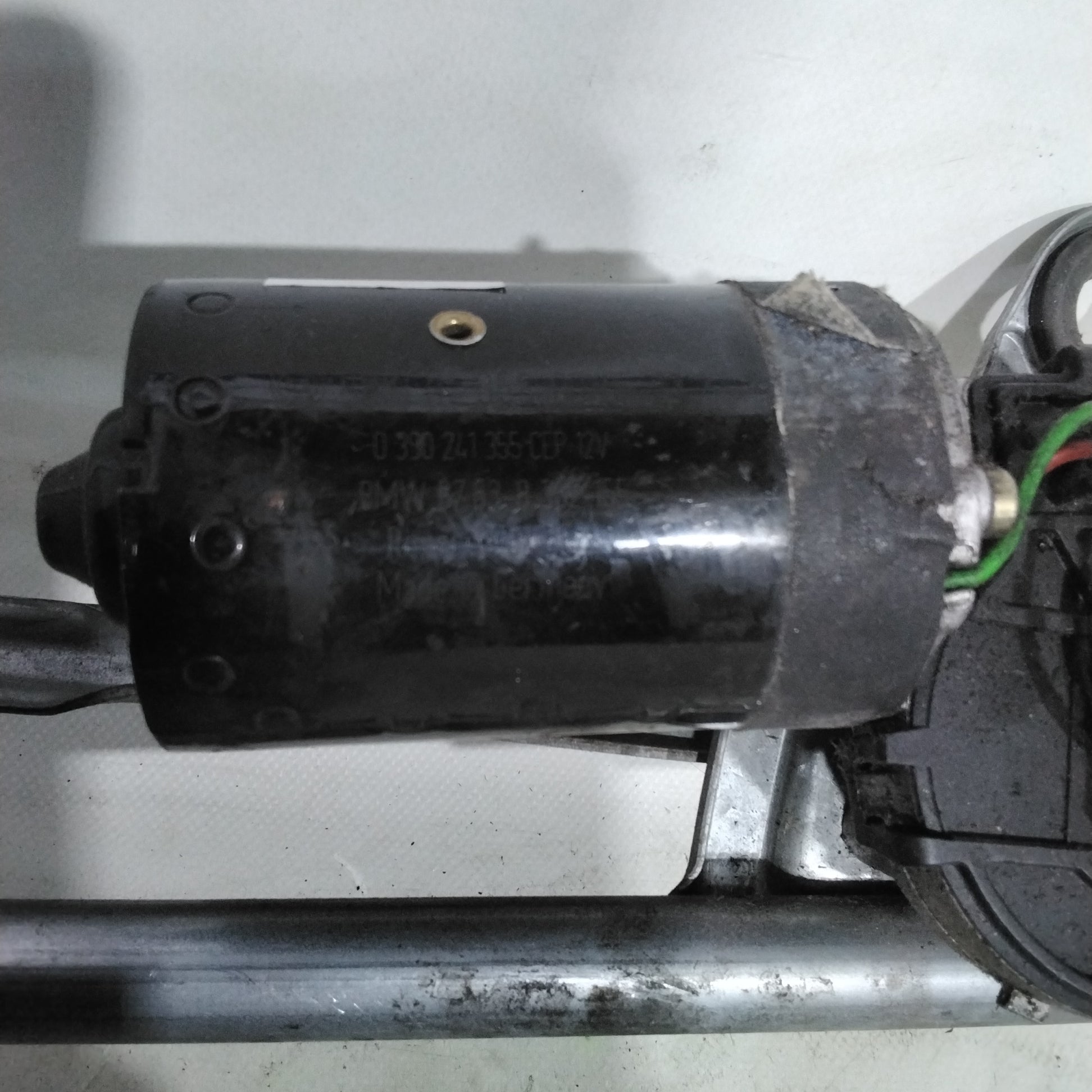 Motorino  Tergicristallo Anteriore BMW 3 serie 320 diesel anno :2004 codice:0390241355(2p)