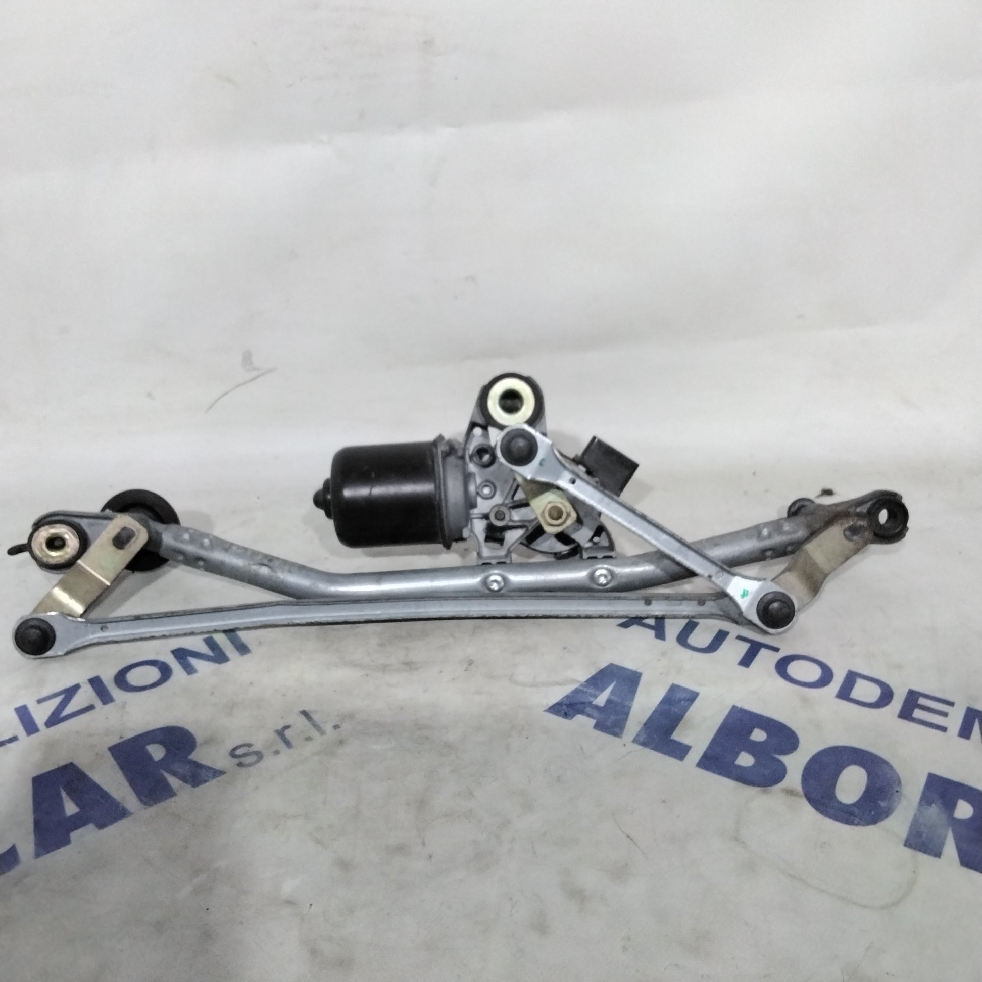 Front Wiper Motor Citroen C3 year 2003 code:53630187(2p)