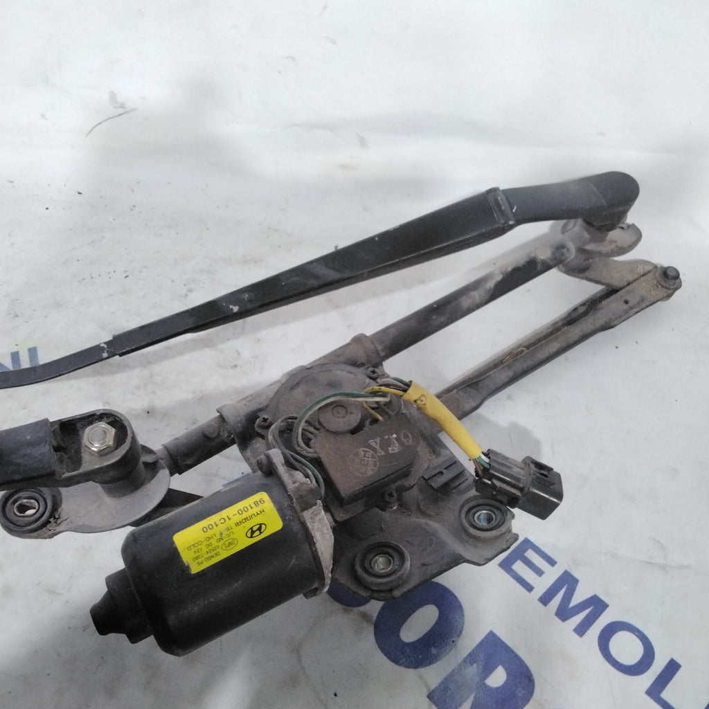 Hyundai Getz 2008 front windshield wiper motor