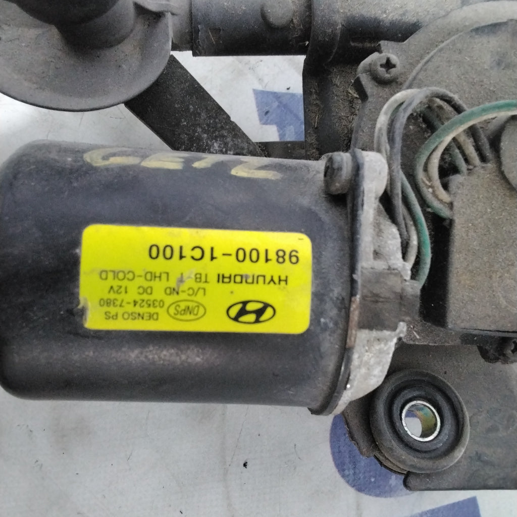 Hyundai Getz 2008 front windshield wiper motor