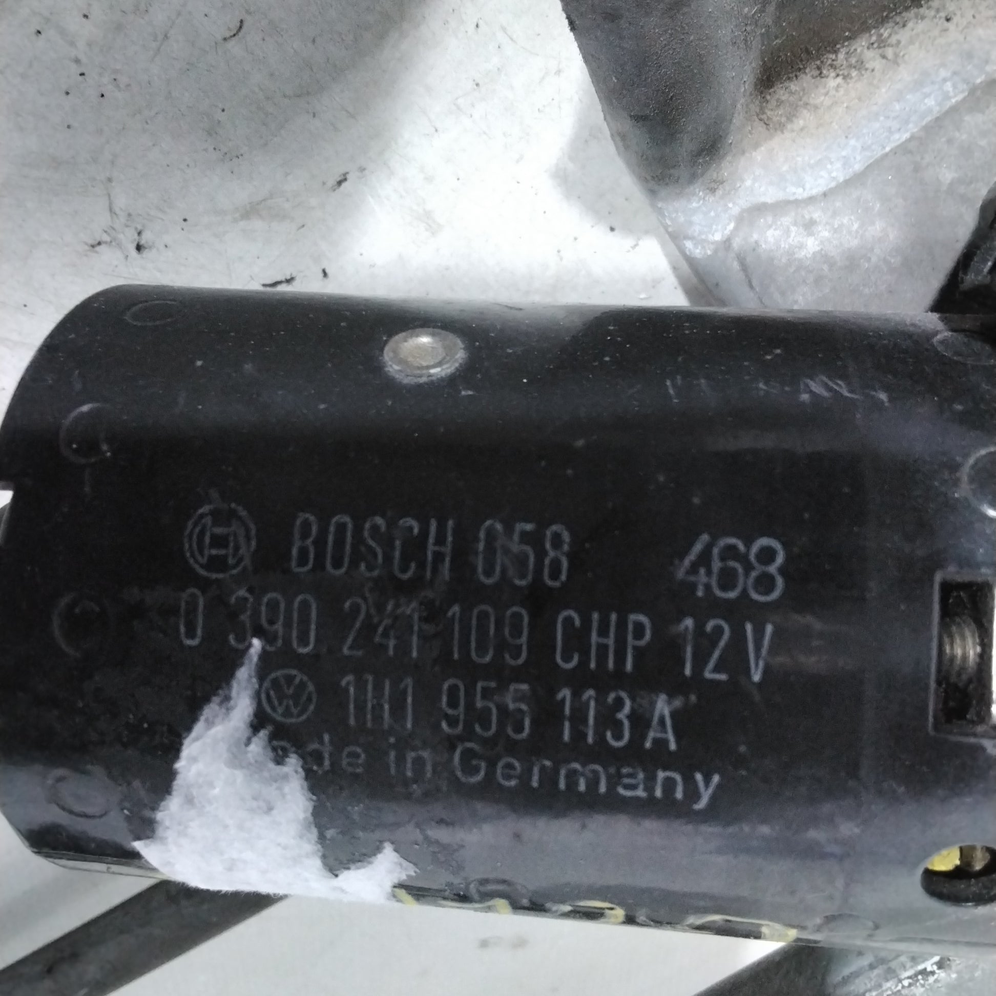 Front Wiper Motor Volkswagen Golf 3 year 1998 code: 0390241109 (2p)