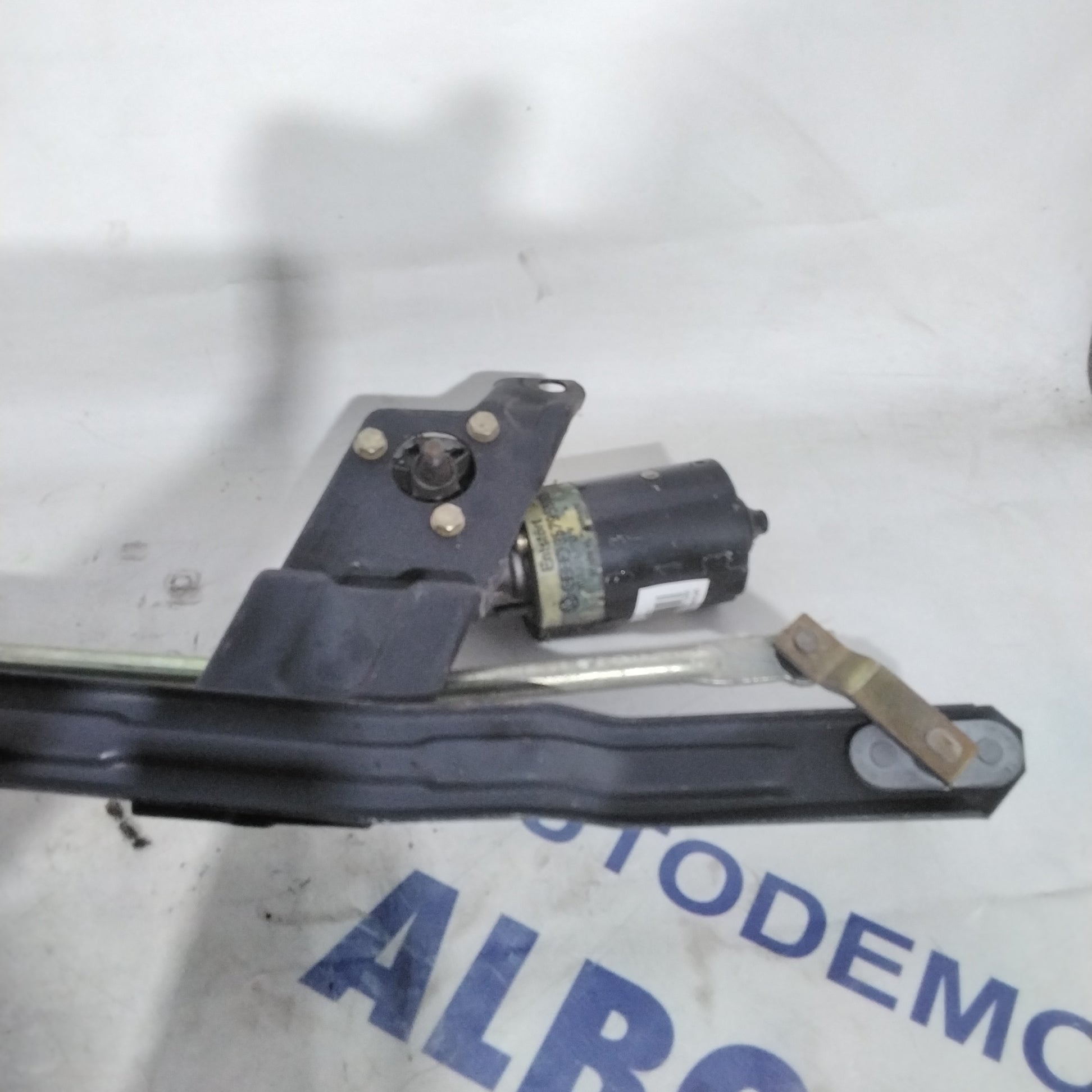 Motorino Tergicristallo Anteriore volkswagen passat anno 1989 codice:357955113(2p)