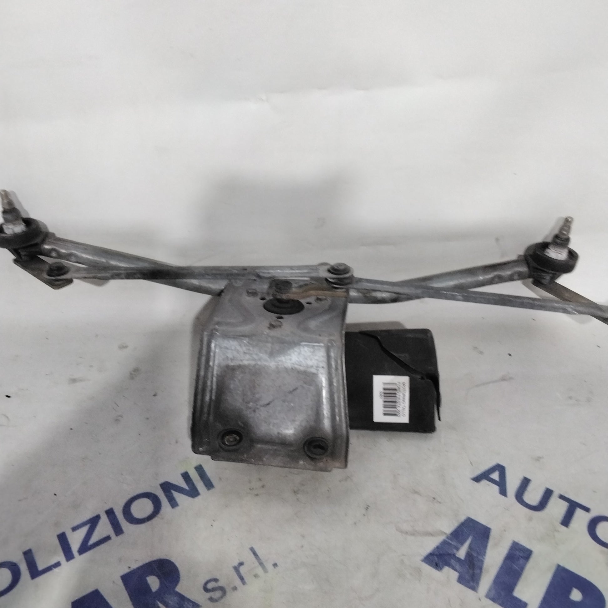 front wiper motor Ford Fiesta year 2002 code:0390241306(2p)