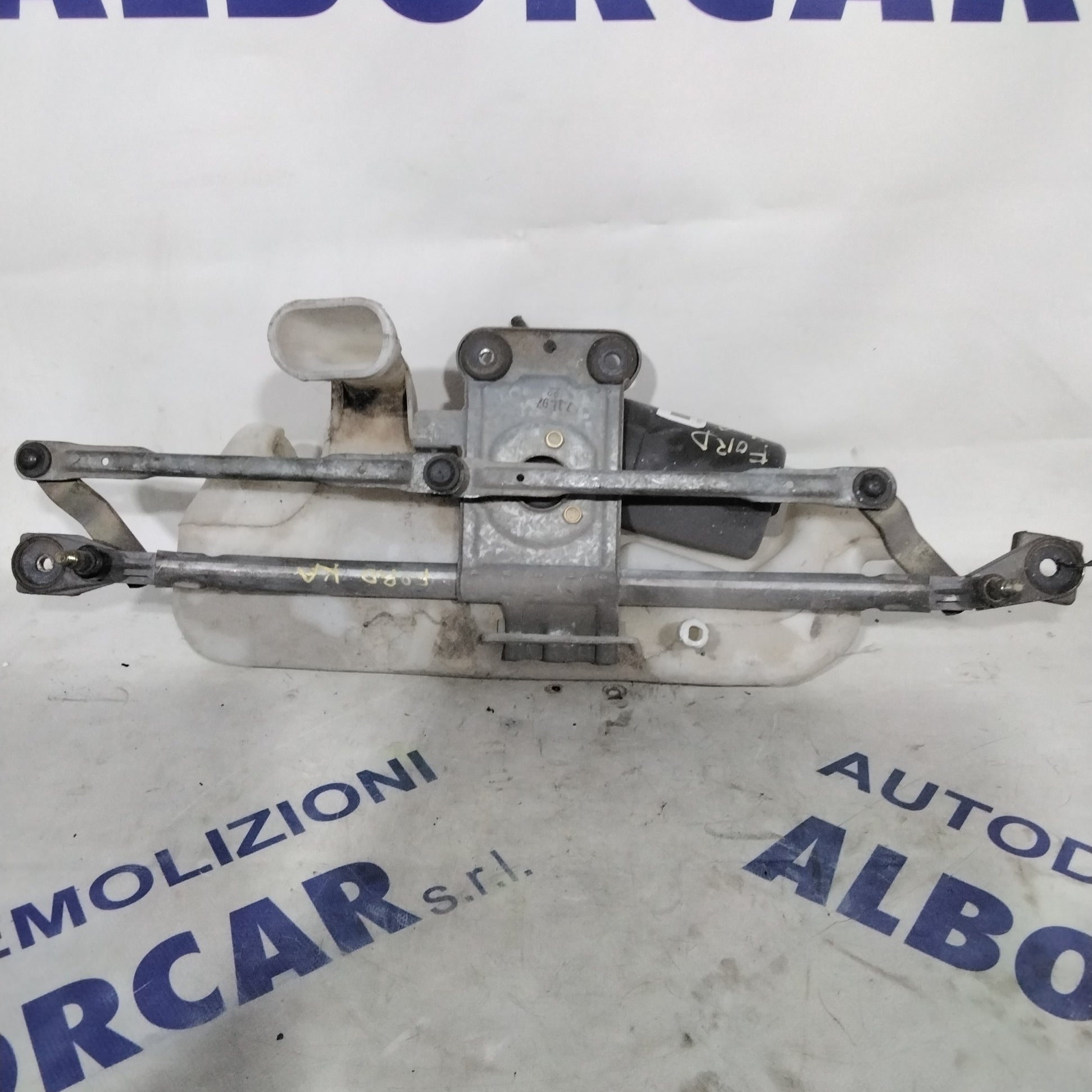Front Wiper Motor ford ka year 2001 code:0390241136(2p)