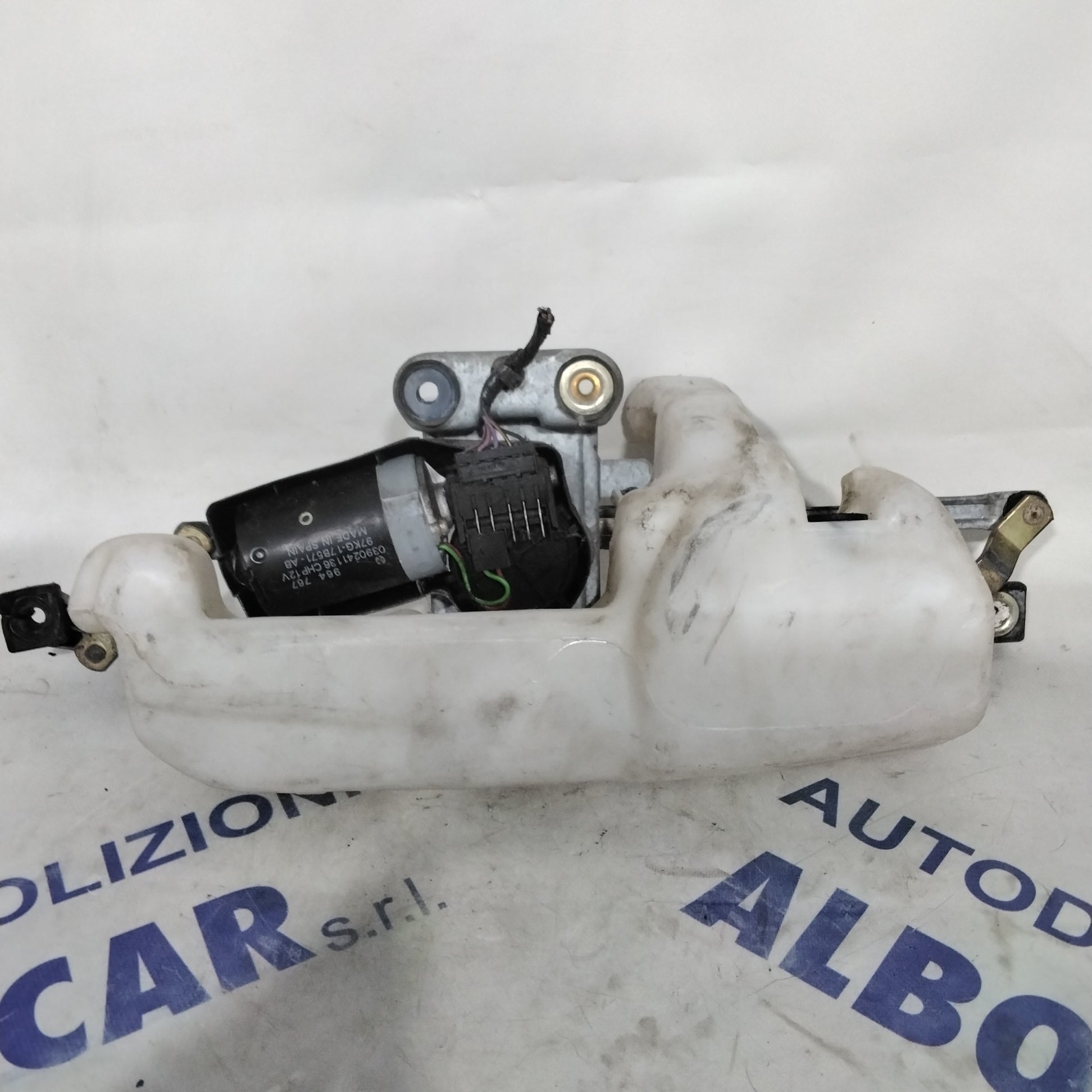 Front Wiper Motor ford ka year 2001 code:0390241136(2p)