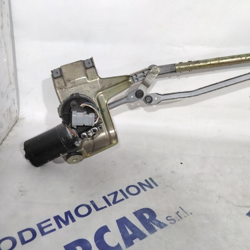 Motor del limpiaparabrisas delantero Renault 19 año 1999 código:0390246326(2p)