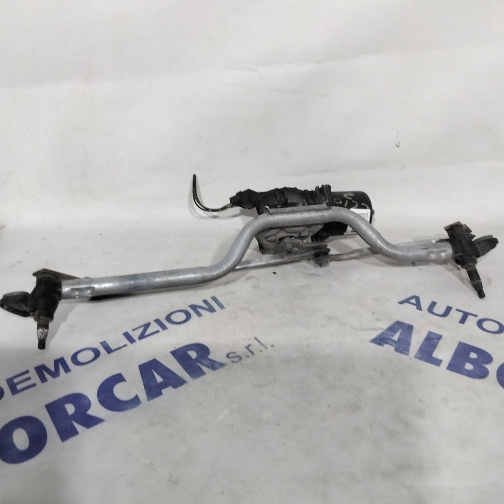 Front Wiper Motor Renault Clio second series year 2000/2004 code: 54508911(2p)