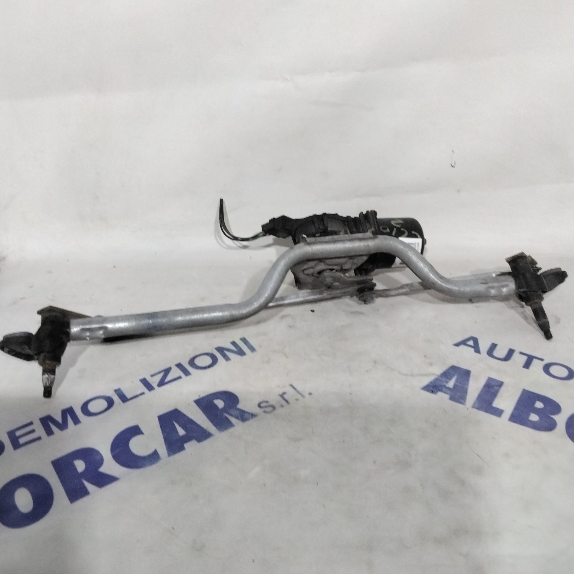 Front Wiper Motor Renault Clio second series year 2000/2004 code: 54508911(2p)