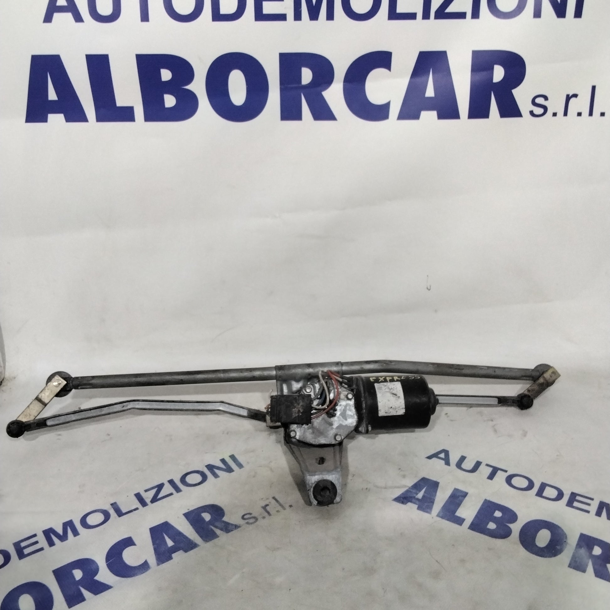 Front Wiper Motor Renault Express year 1997 part number: 7700751187 (2p)