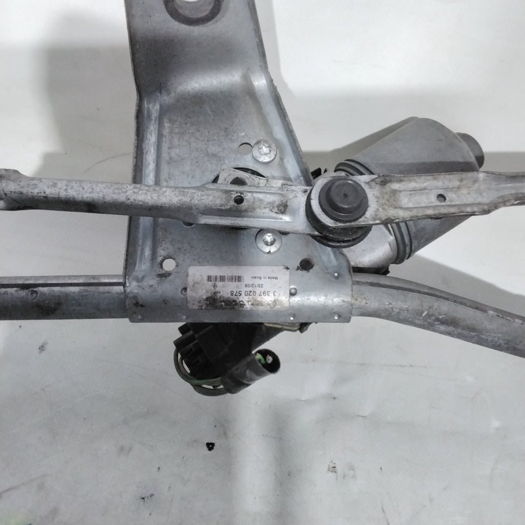Front Wiper Motor Peugeot 206 year 2009 code:3397020578(2p)
