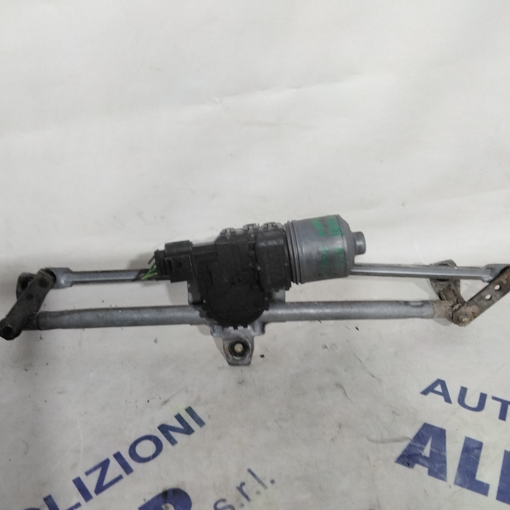 Front Wiper Motor Audi A3 year 2000 code:0390241502(2p)