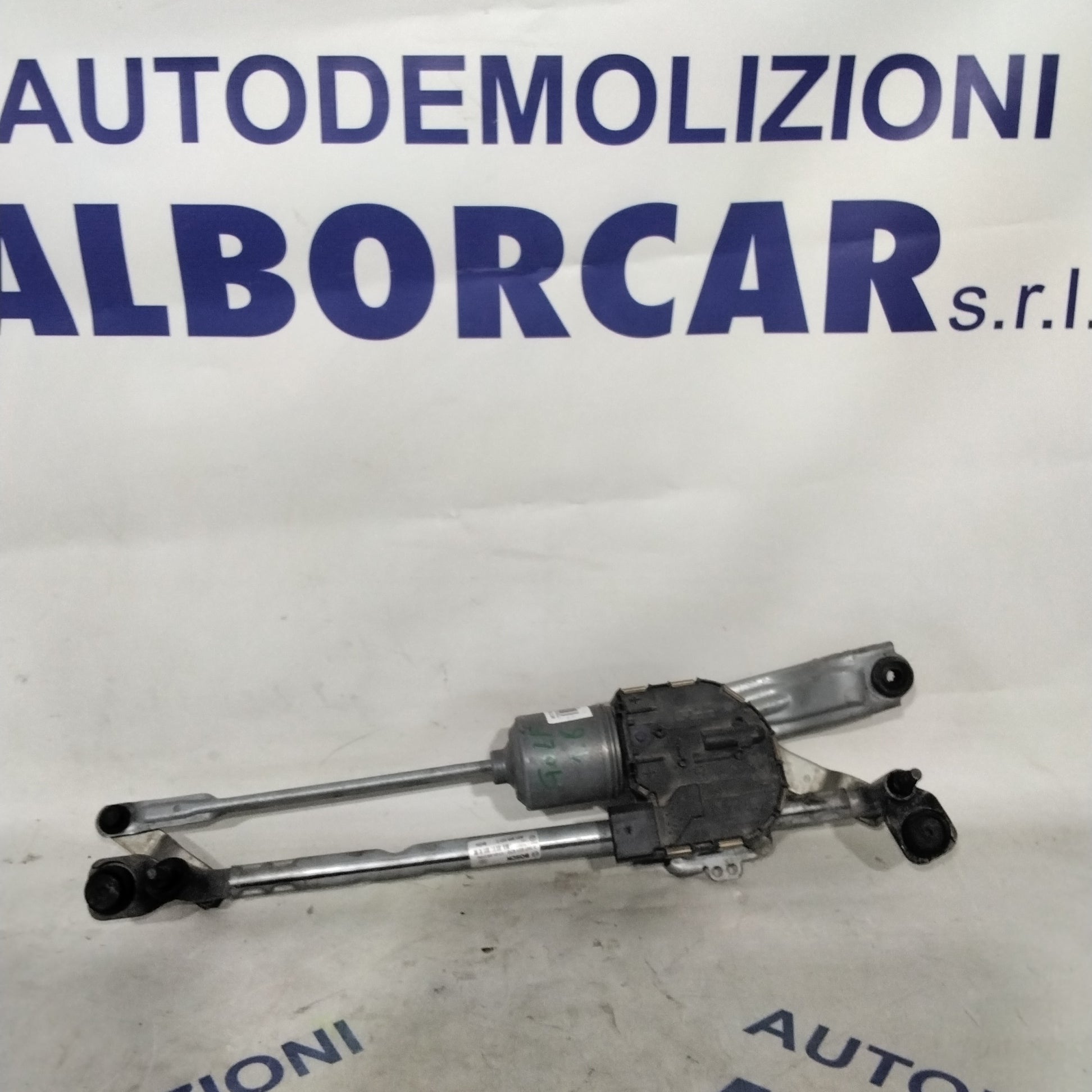 Front Wiper Motor Volkswagen Golf 7 Year 2017 Part Number: 3397021672(2p)