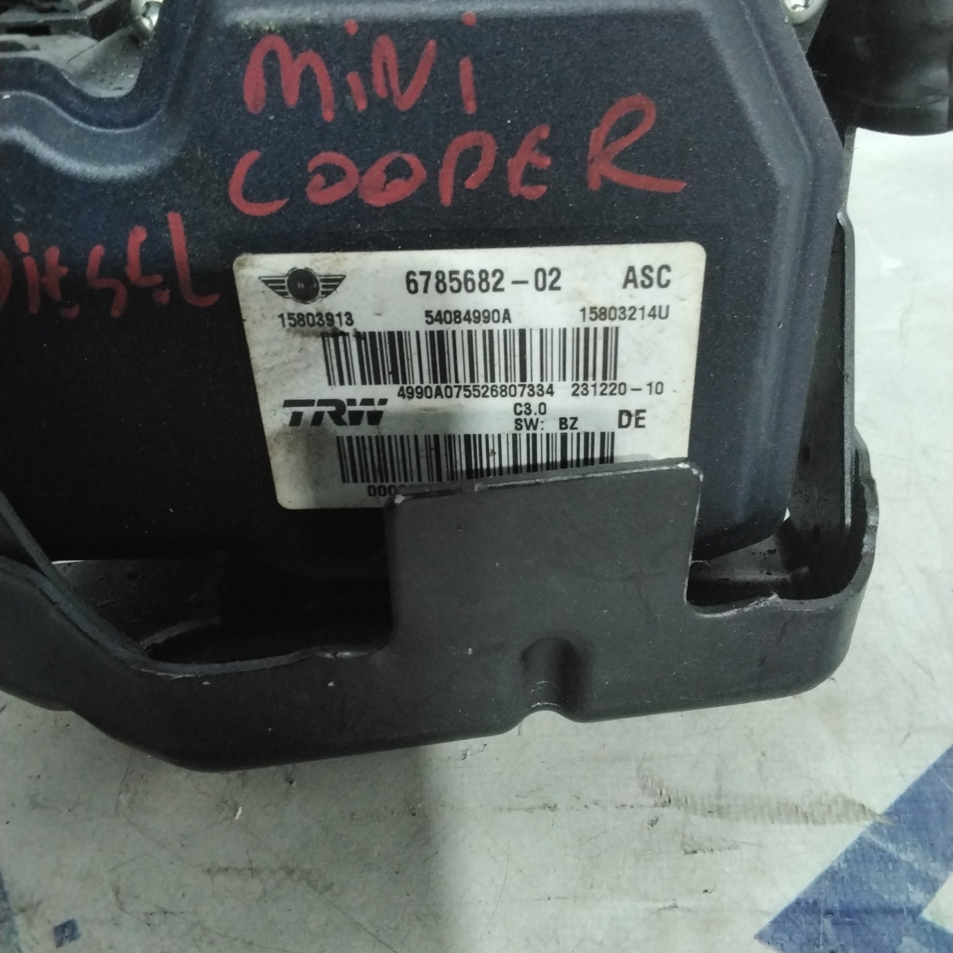 ABS pump control unit Mini Cooper diesel year 2008 code: 678568202(sfA3p6)
