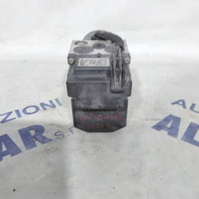 Carica l&#39;immagine nel visualizzatore di Gallery, Pompa Centralina ABS renault scenic 1.8 diesel anno 1998/2003 codice:0265220544(sfA3p5)

