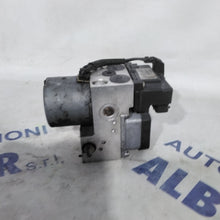 Carica l&#39;immagine nel visualizzatore di Gallery, Pompa Centralina ABS renault scenic 1.8 diesel anno 1998/2003 codice:0265220544(sfA3p5)
