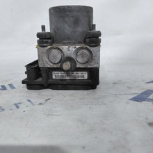 Carica l&#39;immagine nel visualizzatore di Gallery, Pompa Centralina ABS fiat stilo berlina 1.9 diesel anno 2002 codice:0265800369(sfA3p5)
