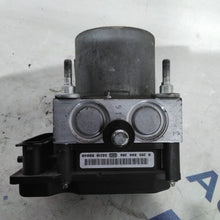 Carica l&#39;immagine nel visualizzatore di Gallery, Pompa Centralina ABS fiat stilo 1.4 benzina anno 2005 codice:0265231437(sfA3p4)
