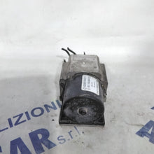 Carica l&#39;immagine nel visualizzatore di Gallery, Pompa Centralina ABS renault trafic 1.9 diesel anno 2002 codice :91169033(sfA3p3)
