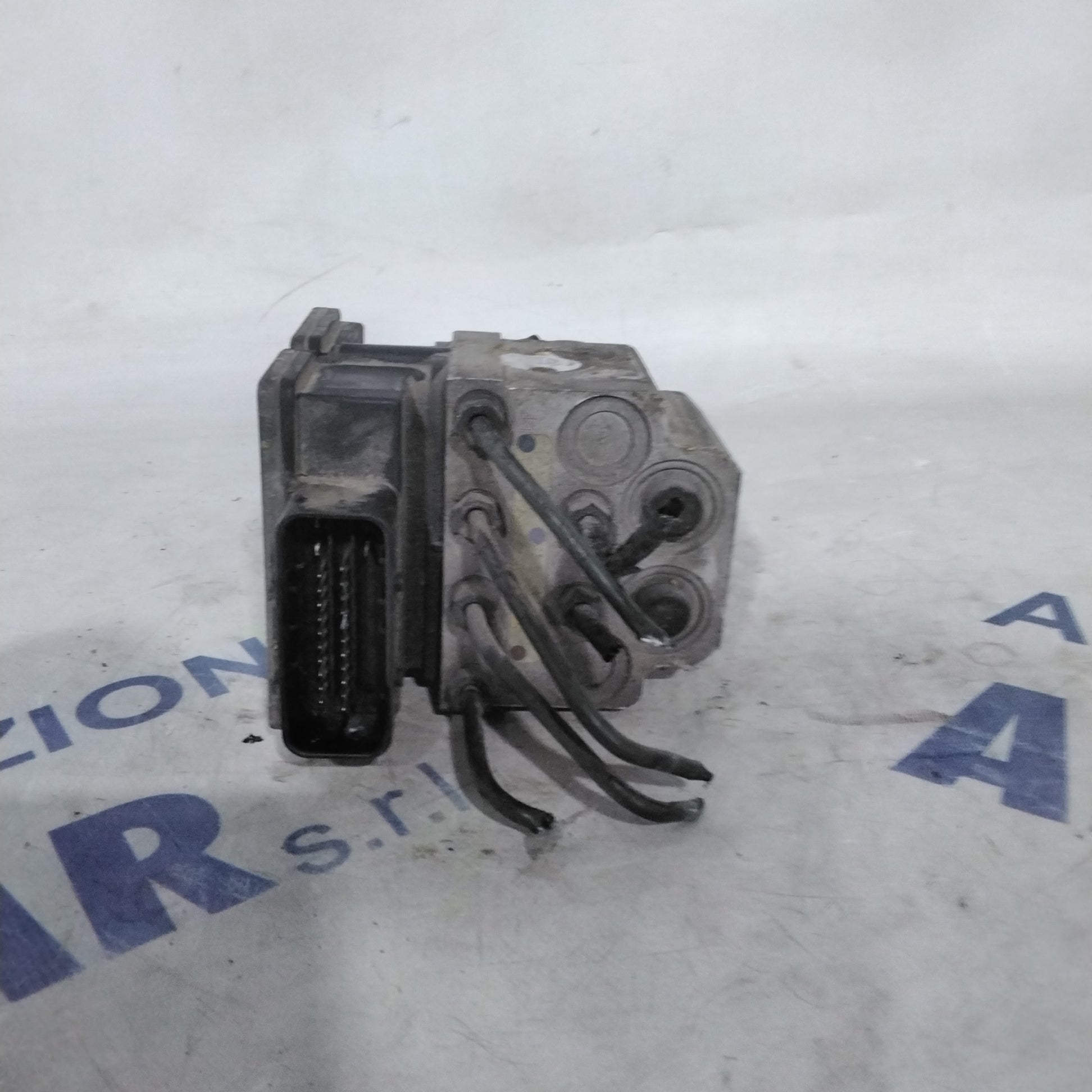 ABS Pump Control Unit Renault Trafic 1.9 diesel year 2002 code: 91169033(sfA3p3)