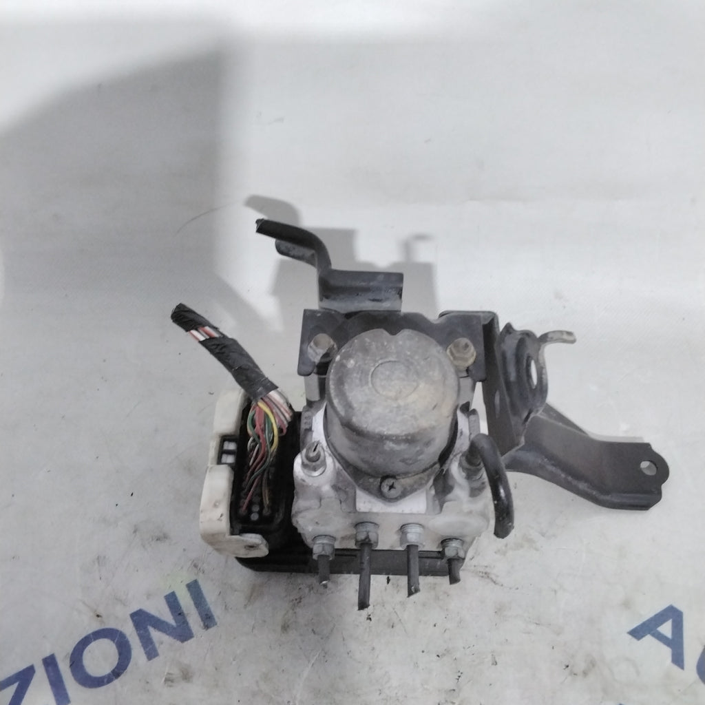 ABS Pump Control Unit Toyota RAV4 2.0 diesel year 2004 part number: 4451042080(sfA3p3)