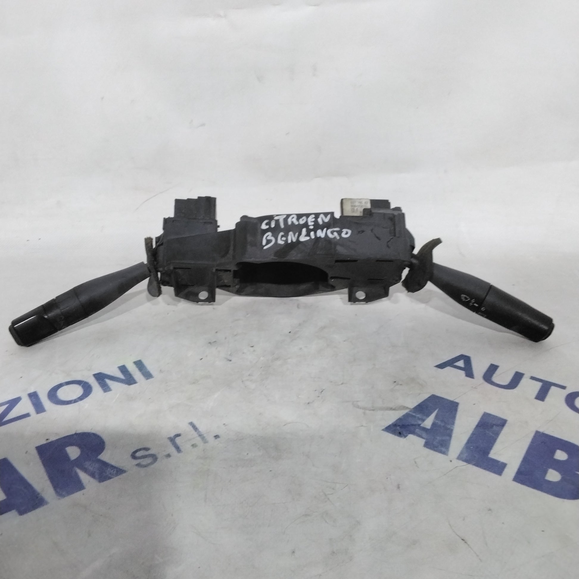 Indicator stalk Citroen Berlingo year 2002 code: 61557114 (sfA2)