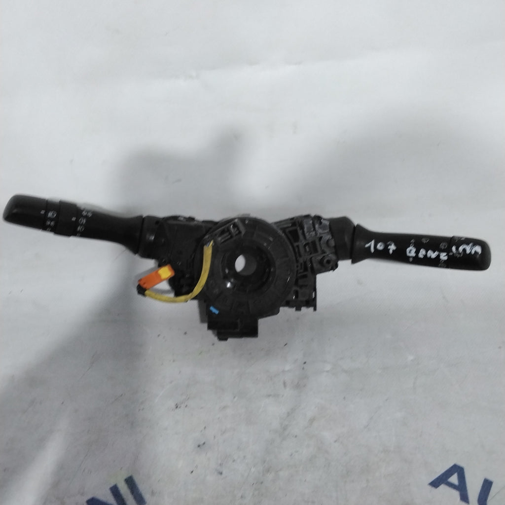 Indicator stalk Peugeot 107 petrol year 2006 code: 17F001(sfA2)