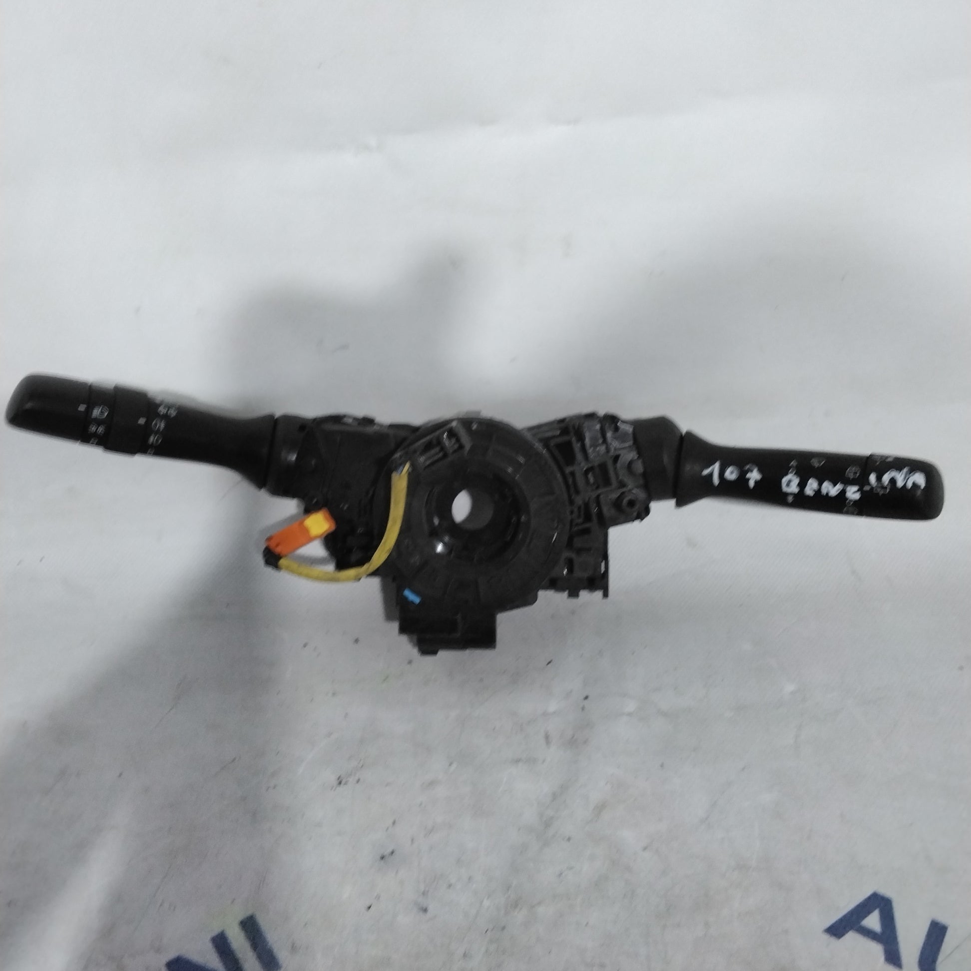 Indicator stalk Peugeot 107 petrol year 2006 code: 17F001(sfA2)