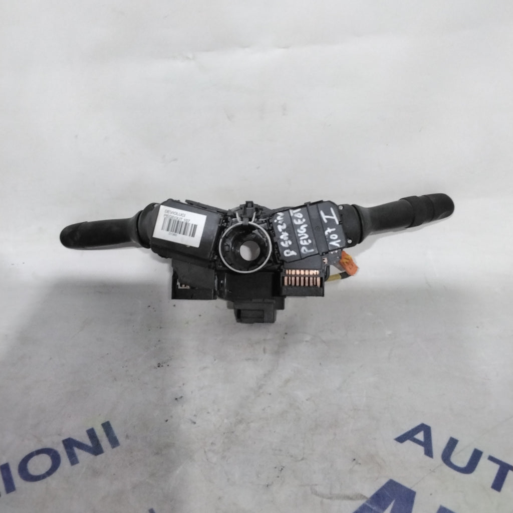 Indicator stalk Peugeot 107 petrol year 2006 code: 17F001(sfA2)