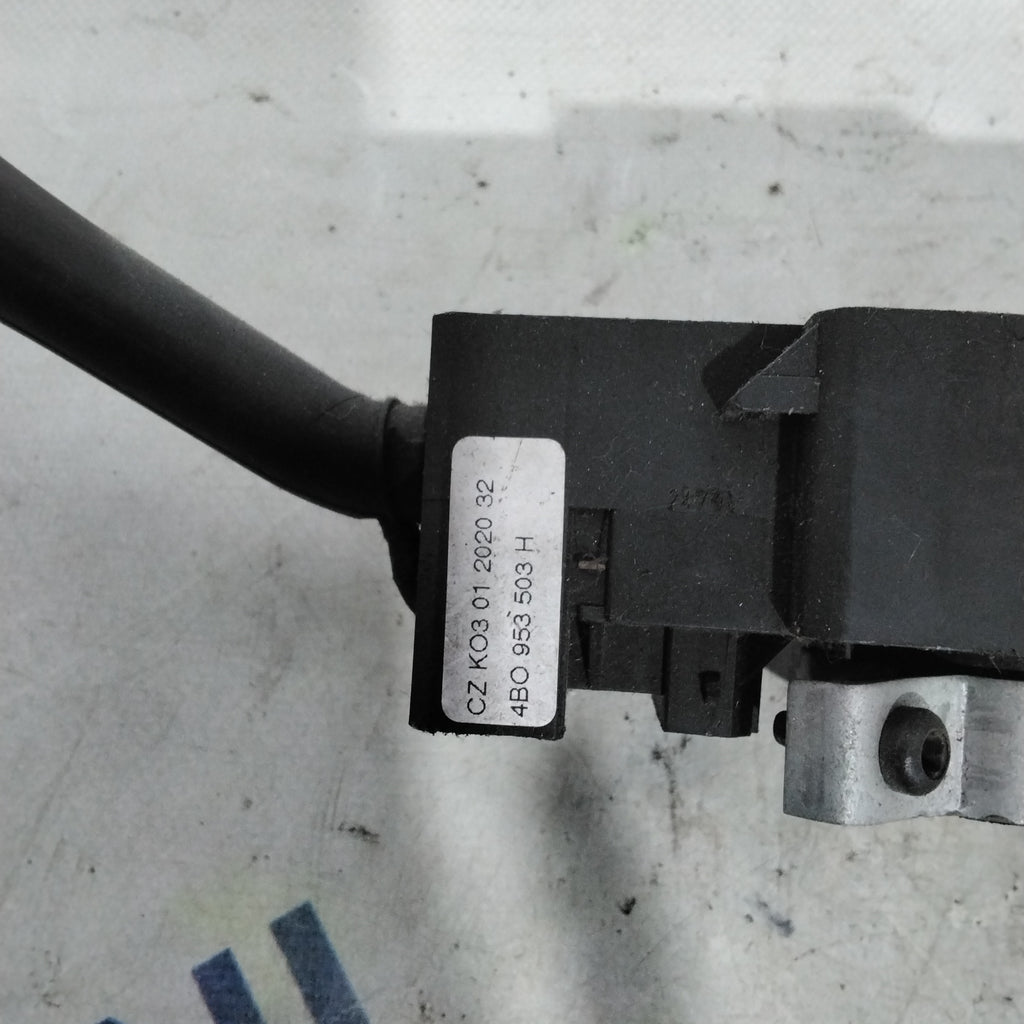 Indicator stalk seat ibiza /alhambra 2.0 tdi year 2002 code:01202032(sfA2)