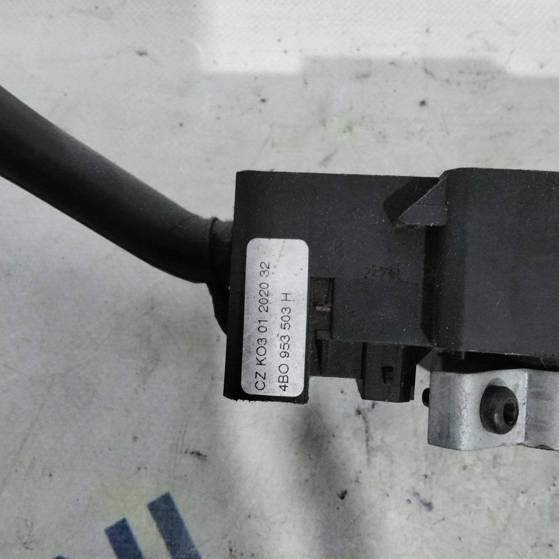 Indicator stalk seat ibiza /alhambra 2.0 tdi year 2002 code:01202032(sfA2)