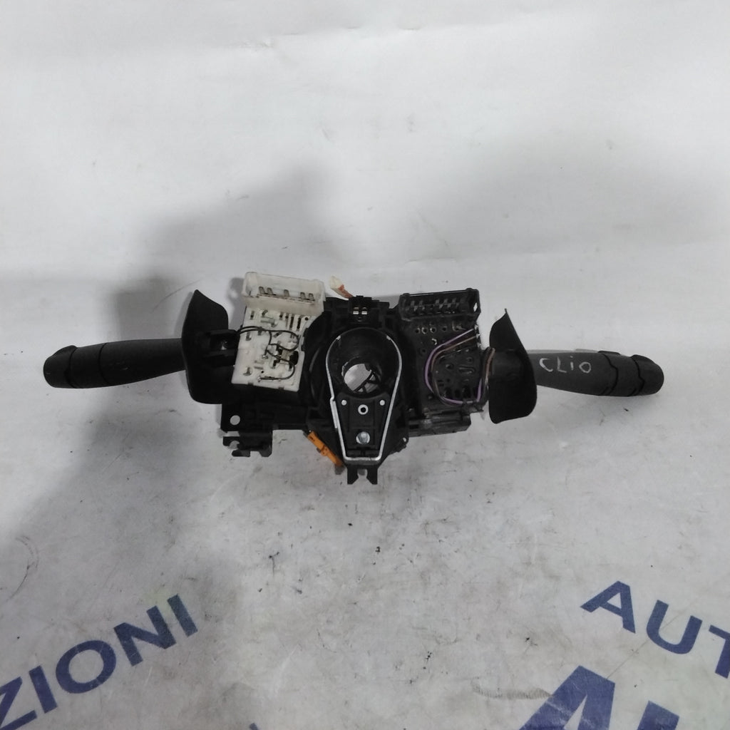 Turn signal switch Renault Clio year 2001 code:54353849(sfA2)