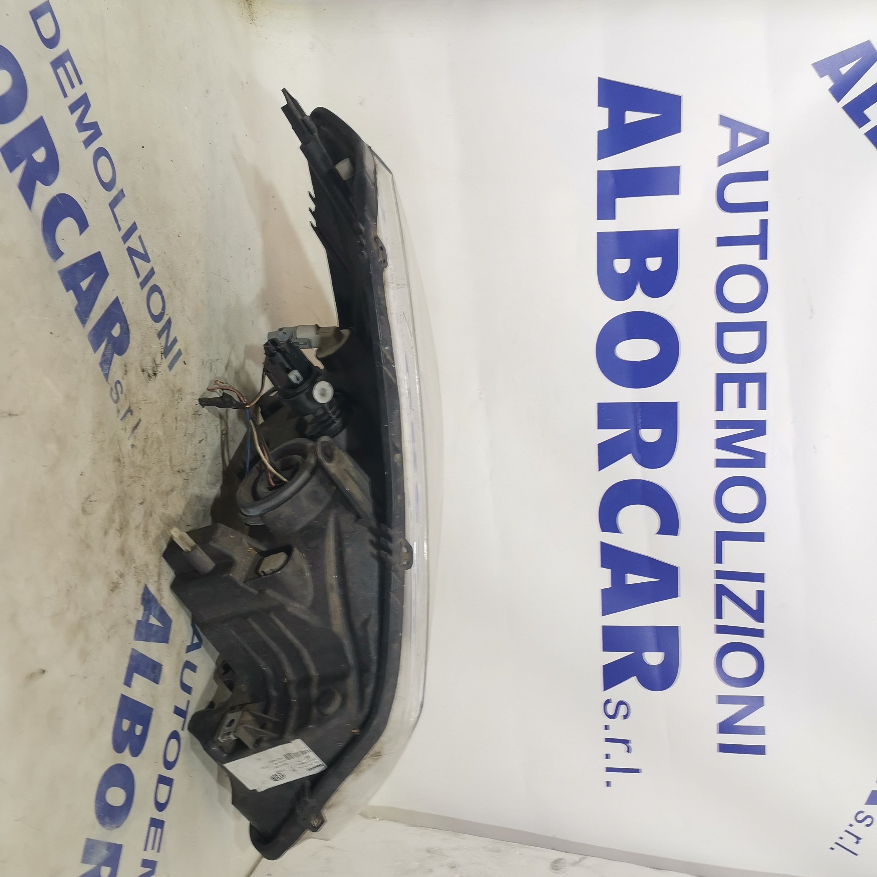 Dacia Sandero left headlight year: 2009 (sf8p5)