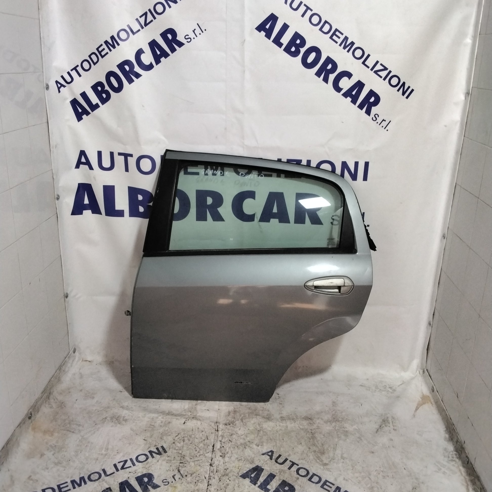 left rear door (complete) Fiat Grande Punto year 2005-2013 (sf1e1) color (grey and black)